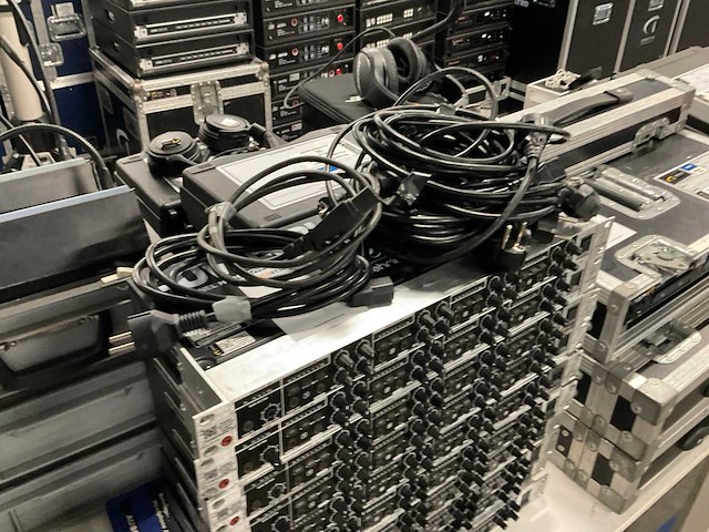 Behringer ha4700 versterker - afbeelding 6 van  6