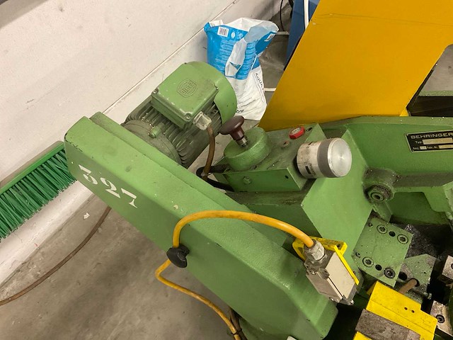 Behringer ks325hy beugelzaagmachine - afbeelding 7 van  8