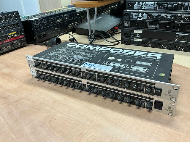 Behringer mdx2000 / 2200 composer stereo processor (2x) - afbeelding 1 van  3