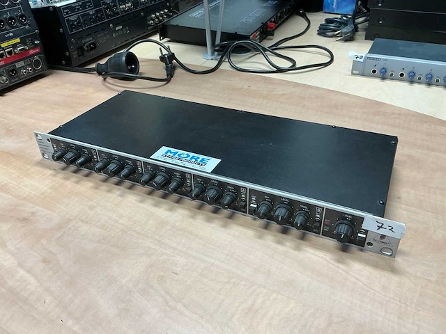 Behringer peq305 parametrische equalizer - afbeelding 1 van  3