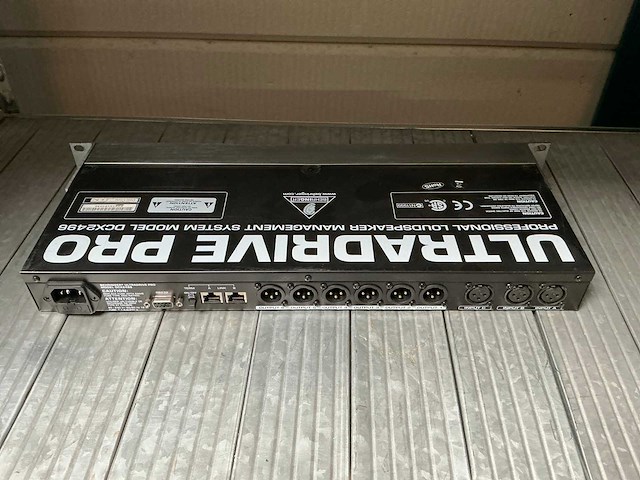 Behringer ultradrive 2496 speaker system controller - afbeelding 4 van  4