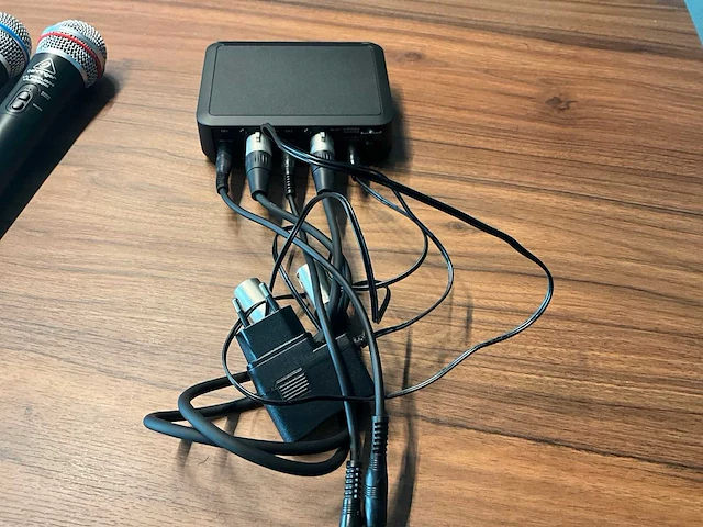 Behringer ultralink ulm302mic dubbel draadloos microfoonsysteem - afbeelding 3 van  6