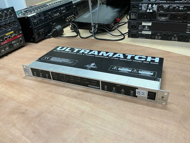 Behringer ultramatch sample rate converter - afbeelding 1 van  4