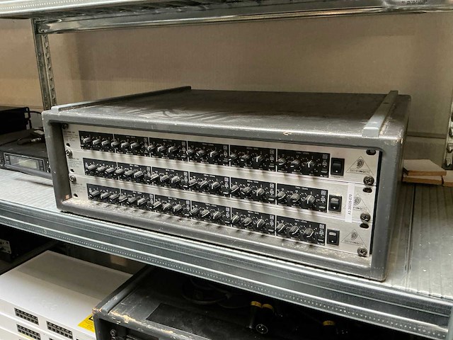 Behringer ultraq parametrische equalizer (3x) - afbeelding 1 van  5