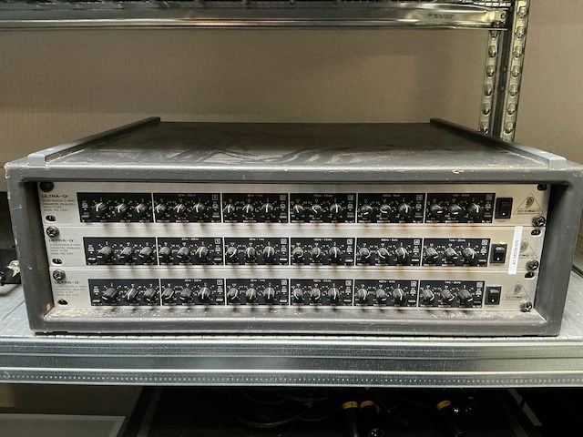 Behringer ultraq parametrische equalizer (3x) - afbeelding 2 van  5