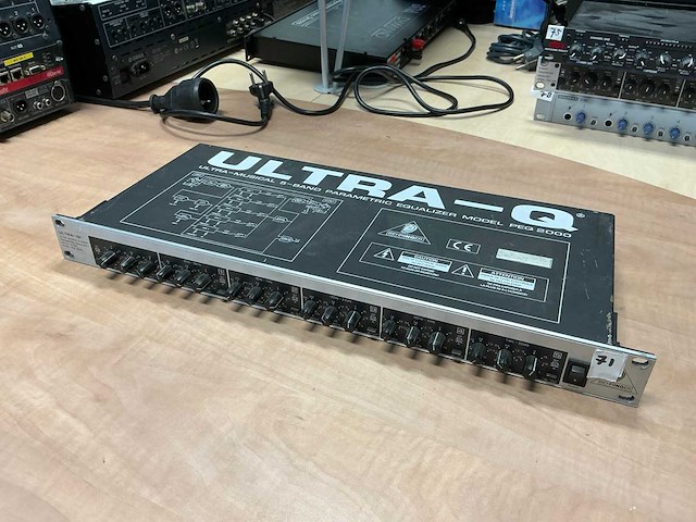 Behringer ultraq parametrische equalizer - afbeelding 1 van  4