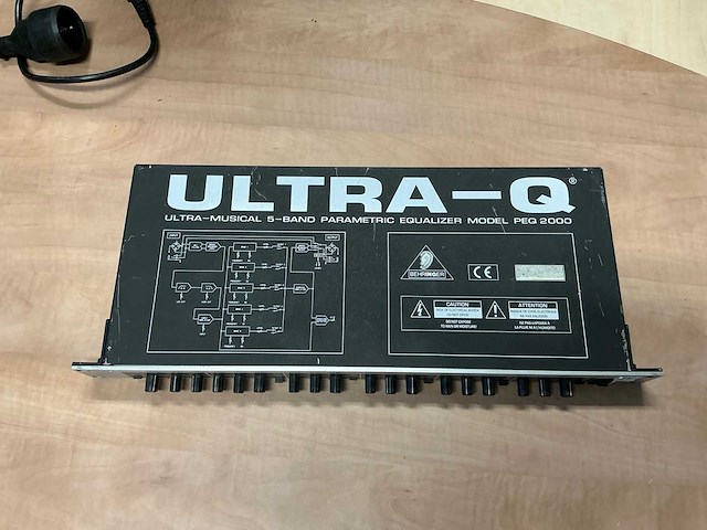 Behringer ultraq parametrische equalizer - afbeelding 2 van  4
