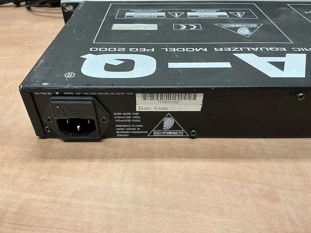 Behringer ultraq parametrische equalizer - afbeelding 4 van  4