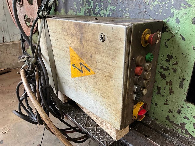 Behringer w1000-1 metalen horizontale bandzaagmachine - afbeelding 13 van  16