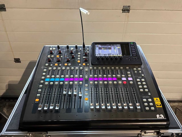 Behringer x32 compact digitale mengtafel - afbeelding 1 van  9