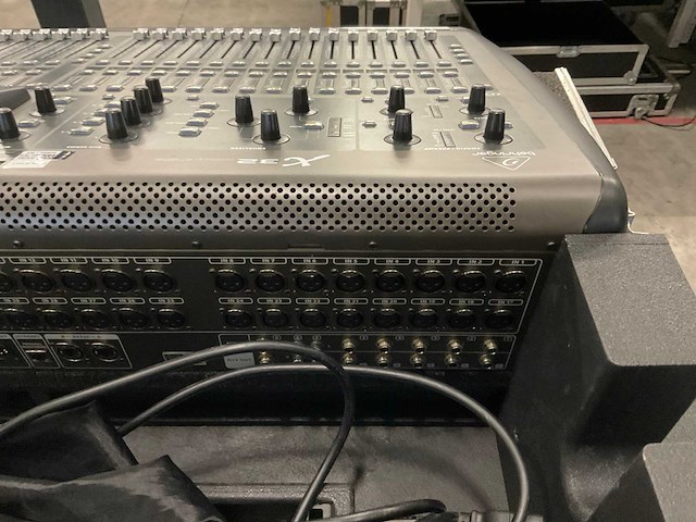 Behringer x32 digitale mengtafel - afbeelding 2 van  12