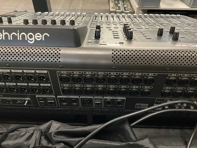 Behringer x32 digitale mengtafel - afbeelding 3 van  12