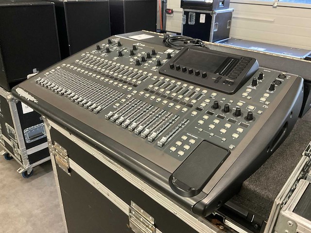 Behringer x32 digitale mengtafel - afbeelding 6 van  12