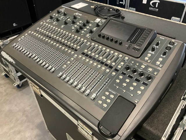 Behringer x32 digitale mengtafel - afbeelding 7 van  12