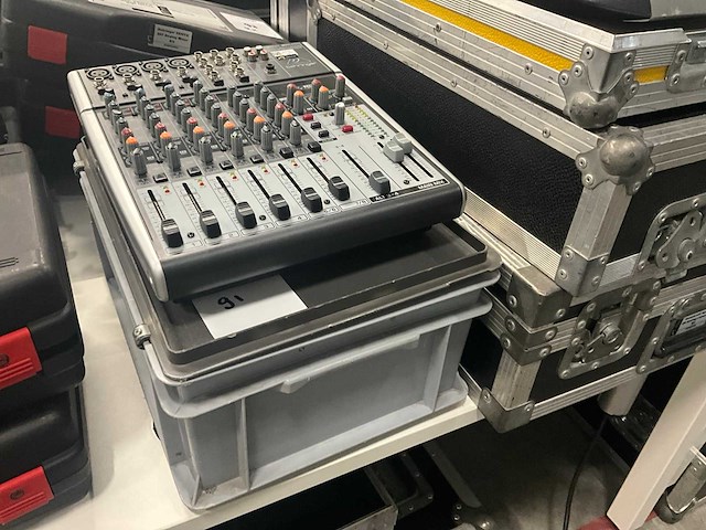 Behringer xenyx 1204 analoge mengtafel - afbeelding 1 van  7
