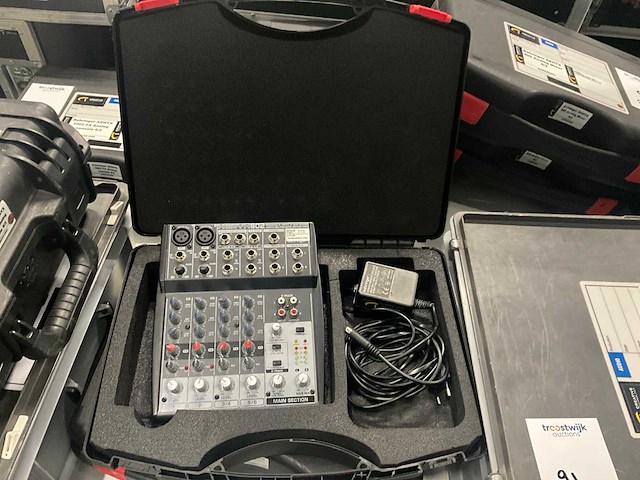 Behringer xenyx 802 analoge mixer (2x) - afbeelding 1 van  8