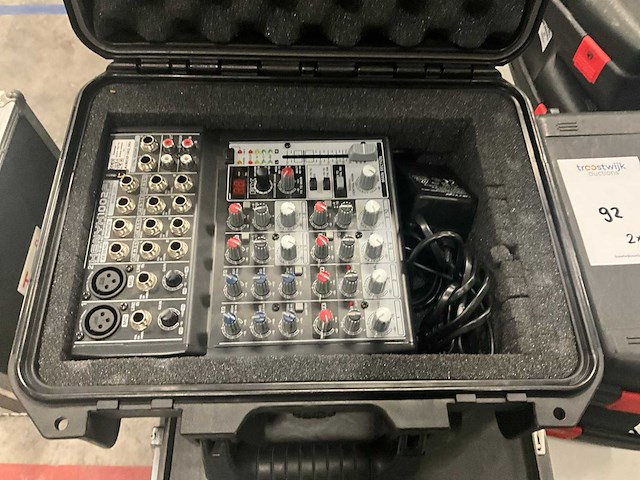 Behringer xenyx analoge mixer (2x) - afbeelding 7 van  8