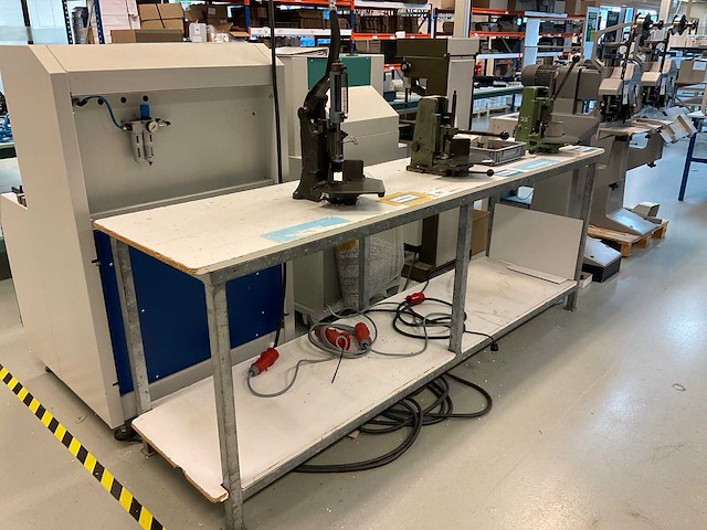 Beier ronde hoek stansmachine (3x) - afbeelding 2 van  5