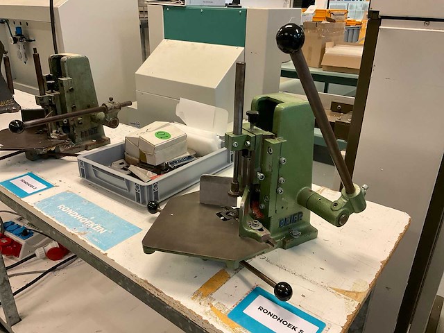 Beier ronde hoek stansmachine (3x) - afbeelding 3 van  5