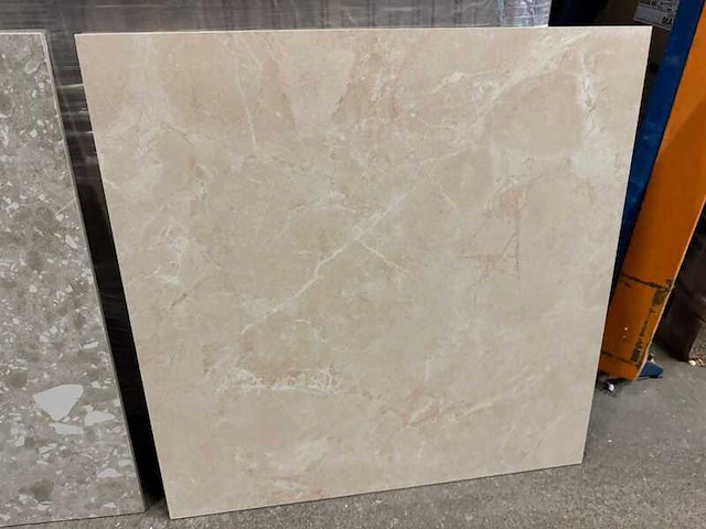 Beige marmerlook tegels 60×60 cm - 28,8 m2 - afbeelding 2 van  4