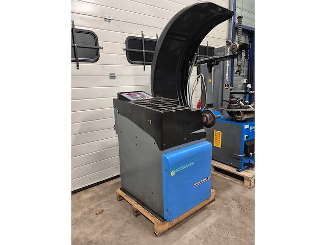 Beissbarth - servomat ms 63 + microtec 836a - banden de- en montageapparaat & balanceer - afbeelding 4 van  7