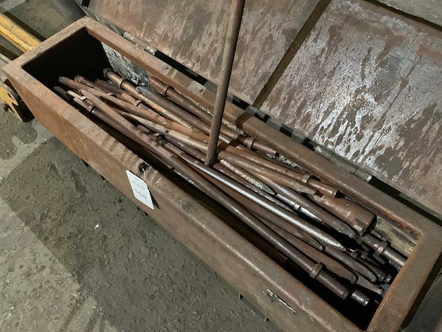 Beitels in kist - afbeelding 3 van  5