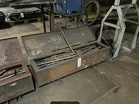 Beitels in kist - afbeelding 1 van  4