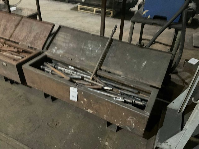 Beitels in kist - afbeelding 2 van  4