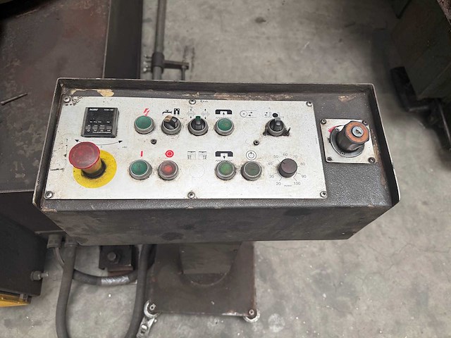Bekamak - 2011 - bmsy 360 cdgh - metalen horizontale bandzaagmachine - afbeelding 2 van  10