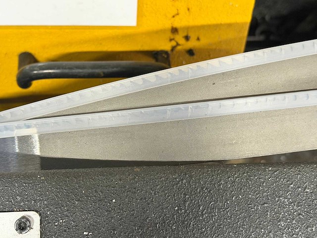 Bekamak - bmso 320 - metal vertical band sawing machine - 2011 - afbeelding 18 van  20