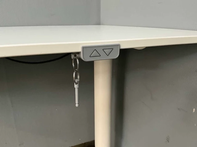 Bekant - elektrisch verstelbare bureautafel 160x80 cm - afbeelding 6 van  10