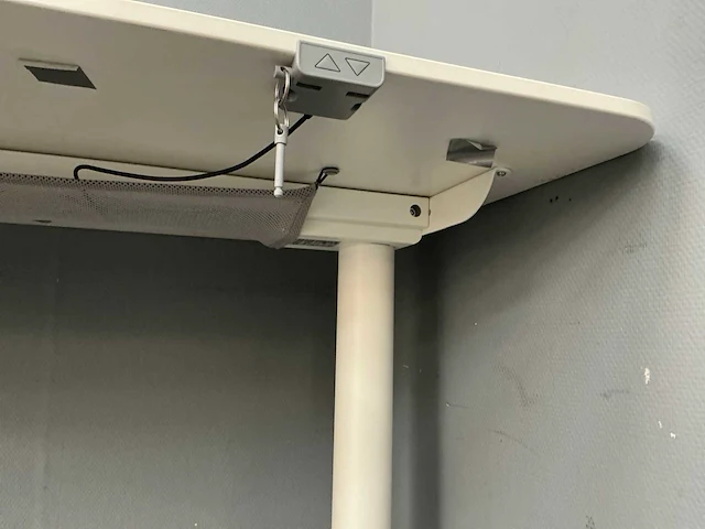 Bekant - elektrisch verstelbare bureautafel 160x80 cm - afbeelding 7 van  10