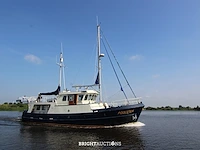 Bekebrede 1800 explorer trawler