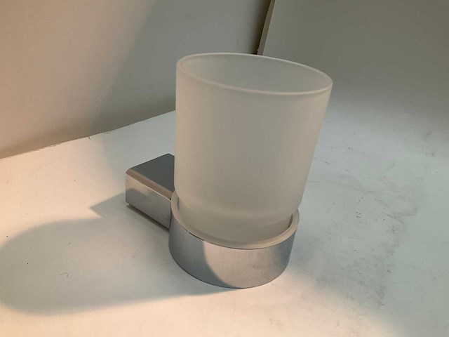 Bekerhouder wandbevestiging chroom melkglas - afbeelding 3 van  5