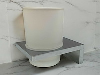 Bekerhouder wandbevestiging chroom met melkglas - afbeelding 1 van  5