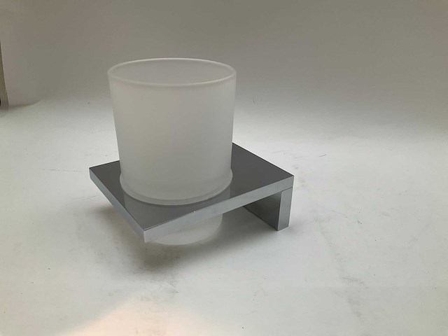 Bekerhouder wandbevestiging chroom met melkglas - afbeelding 2 van  5