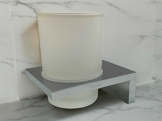 Bekerhouder wandbevestiging chroom met melkglas - afbeelding 1 van  5