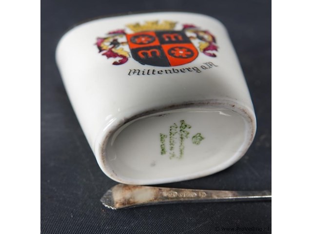 Bekertje met verzilverde lepeltjes gemerkt - afbeelding 3 van  5