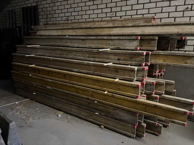 Bekistingsdragers (75x) - afbeelding 1 van  2