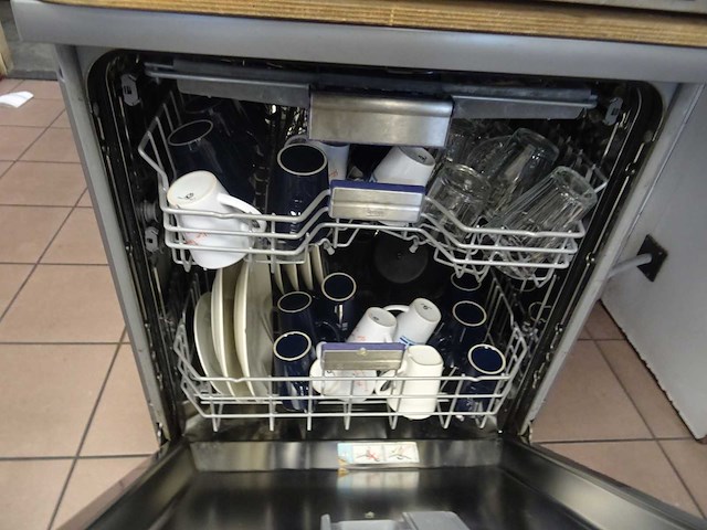 Beko - b300 - vaatwasser - afbeelding 2 van  3