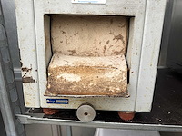 Beko - elektrische kleinbrood- / puntjesmachine - afbeelding 3 van  8