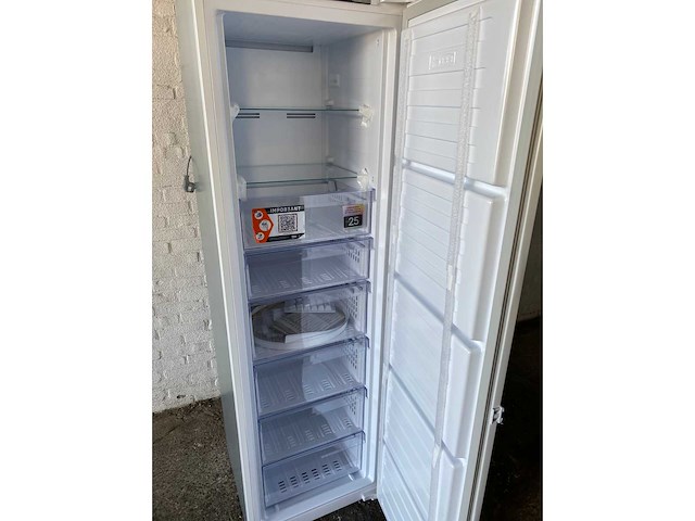Beko bfna247e40sn | inbouw vriezer | 178 cm | nofrost | sleepdeur - afbeelding 4 van  5