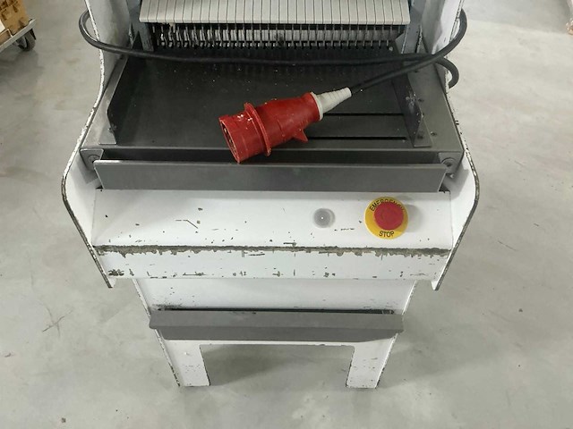 Beko broodsnijmachine - afbeelding 4 van  5