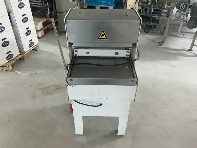 Beko broodsnijmachine - afbeelding 6 van  9