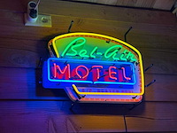 Bel air motel - neonbord - afbeelding 1 van  3