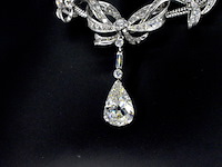 Belangrijk collier met een grote peer vorm diamant van 3.50 carat en natuurlijke diamanten - afbeelding 6 van  11