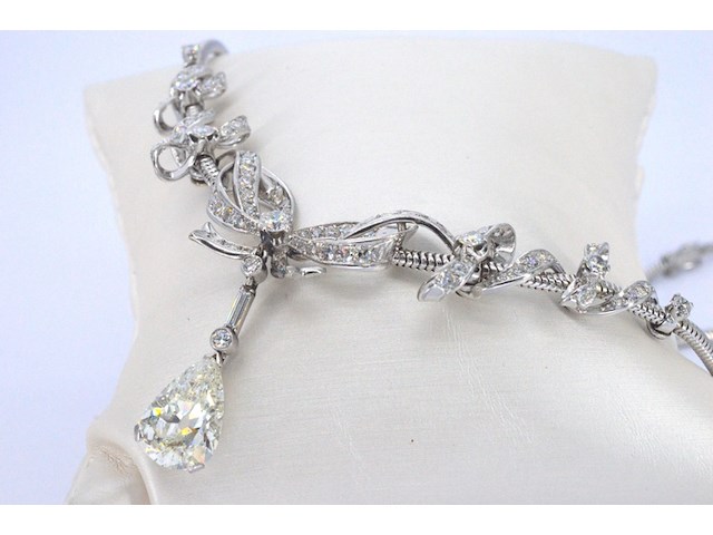 Belangrijk collier met een grote peer vorm diamant van 3.50 carat en natuurlijke diamanten - afbeelding 6 van  9
