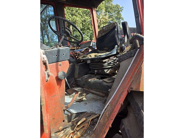 Belarus - bx82 - tweewielaangedreven landbouwtractor - afbeelding 1 van  6
