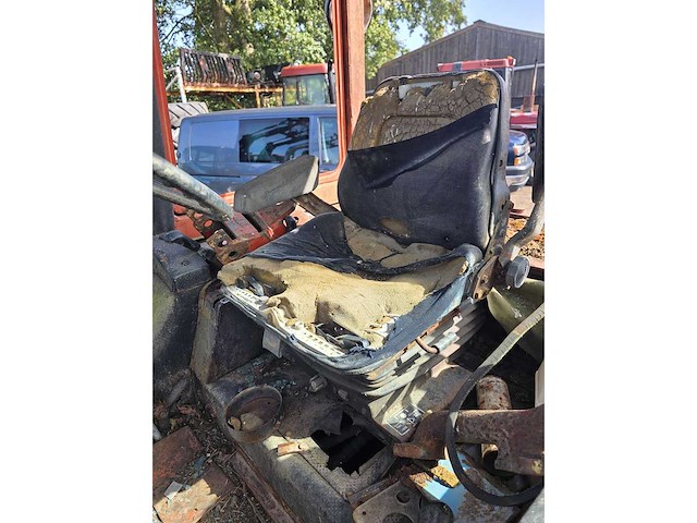 Belarus - bx82 - tweewielaangedreven landbouwtractor - afbeelding 2 van  6