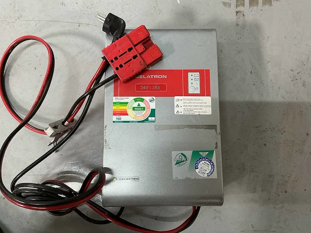 Belatron - 24v 35a - battery chargers - 2022 - afbeelding 1 van  2